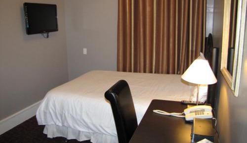 Standard Queen Room