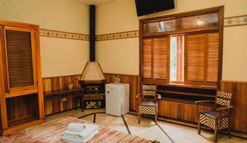 Queen Suite with Spa Bath