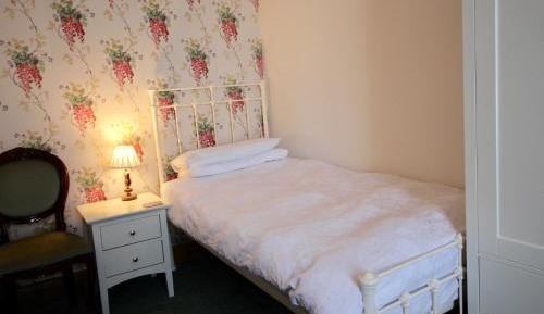 Family Room (3 Adults)