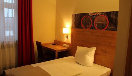 Deluxe Single Room