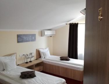 Double or Twin Room with Shower