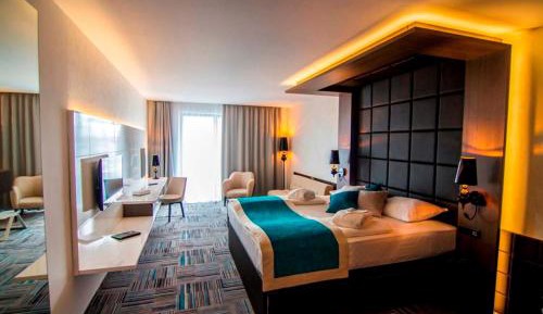 Deluxe Double or Twin Room with Balcony