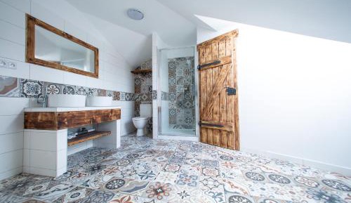 Triple Room with Shared Bathroom