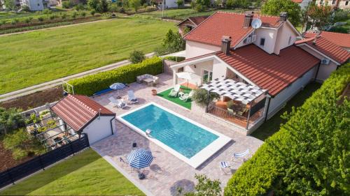 Three Bedroom Villa with Pool