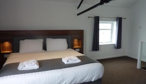 Deluxe Double or Twin Room