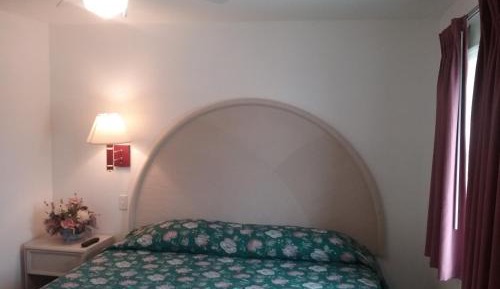 One-Bedroom King Suite Side Ocean View and Kitchenette (Third Floor Only)