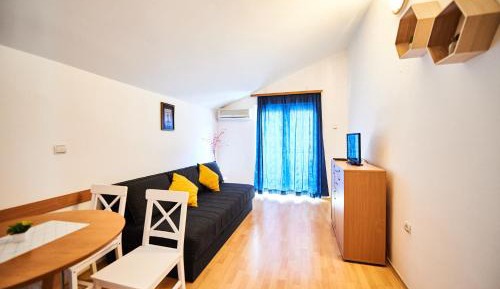 One-Bedroom Apartment with Terrace