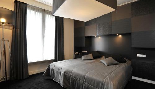 Luxury City Room