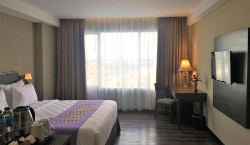 Grand Deluxe Queen Room