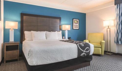 King Room - Mobility and Hearing Impaired Access/Non-Smoking