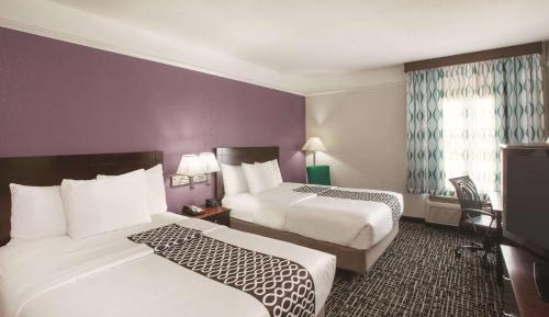 Deluxe Queen Room with Two Queen Beds