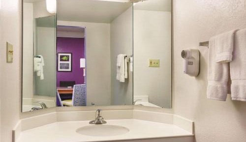 Double Room with Two Double Beds - Non-Smoking