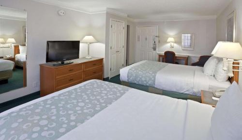 Double Room with Two Double Beds - Disability Access