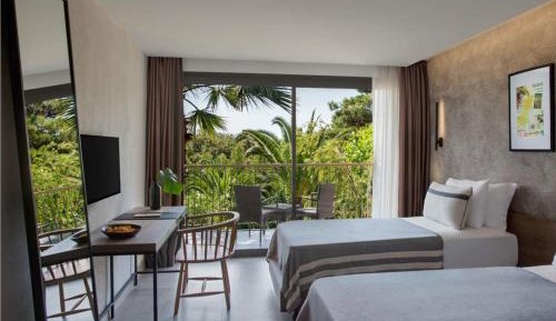 Family Connection with Garden View