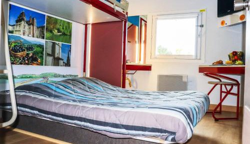 Triple Room with Shared Bathroom