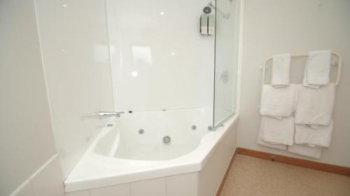One Bedroom Apartment with Spa