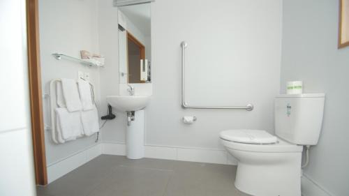 Queen Room - Disability Access
