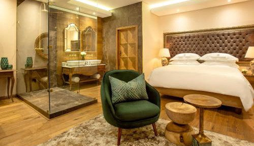 Room 3 Deluxe King Room "Malbec"