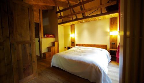 Two-Bedroom Apartment - Split Level