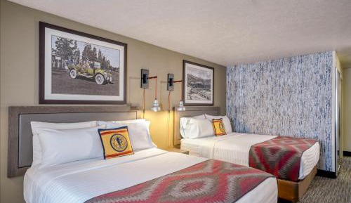 Deluxe Queen Room with Two Queen Beds