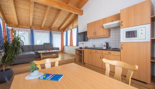 Apartment with Mountain View