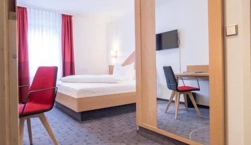 Double Room (1 Adult)