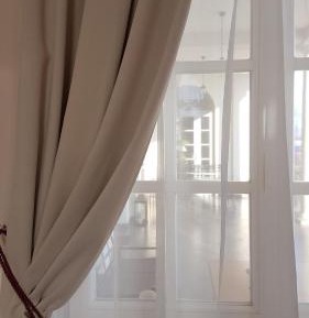 King Room with Roll-In Shower - Disability Access