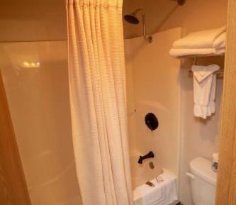Queen Room with Spa Bath