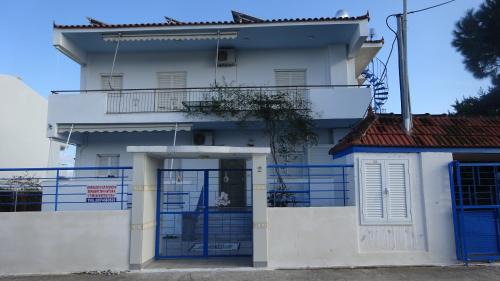 Three-Bedroom Apartment Ground Floor 