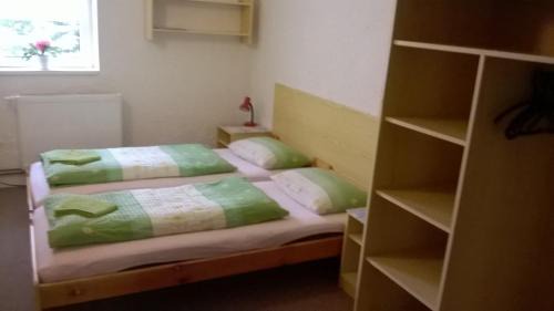 Twin Room with Shower