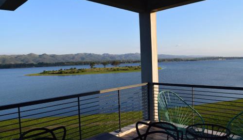 Apartment with Lake View