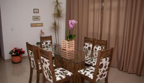 Apartment with Mountain View