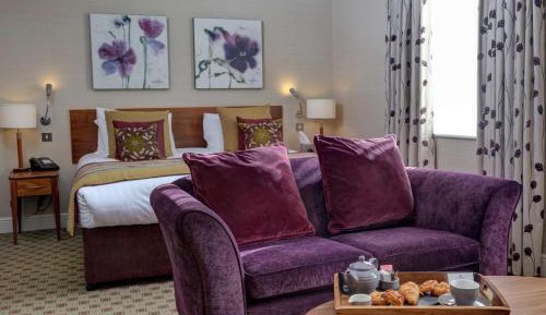 Suite with 1 King Bed - Non-Smoking