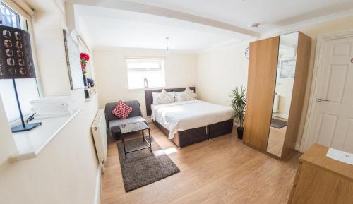 Studio Apartment