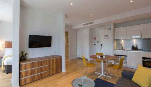 Superior One Bedroom Apartment