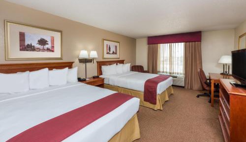 Queen Room with Two Queen Beds - Non-Smoking