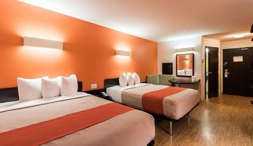 Queen Room with Two Queen Beds - Non-Smoking