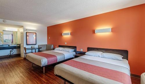 Queen Room with Two Queen Beds - Non-Smoking
