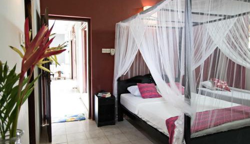 Deluxe Triple Room Private Bathroom 