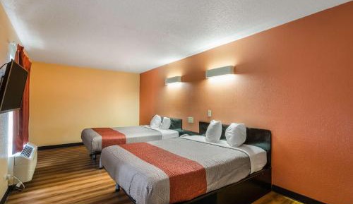Queen Room with Two Queen Beds - Non-Smoking