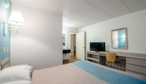 King Room - Disability Access - Non-Smoking