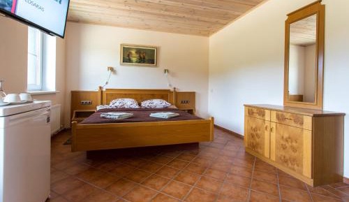 Family Suite (2 Adults + 2 Children)