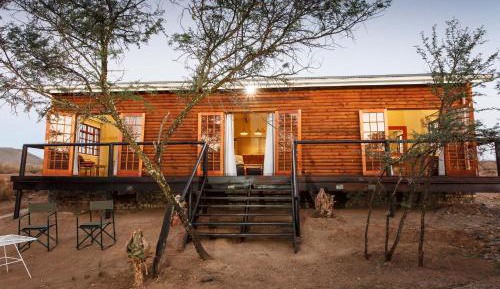 Standard Twin Room with Mountain View