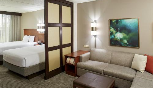 Queen Room with Two Queen Beds and Sofa Bed - High Floor