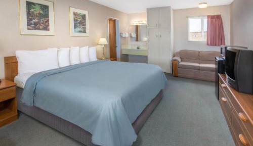 King Room - Non-Smoking