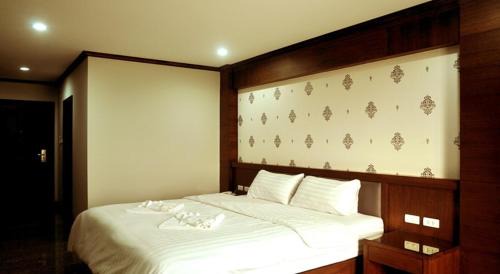 Standard Double Room with City View