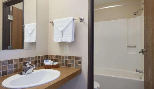 Deluxe King Suite