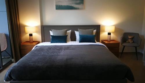 Two-Bedroom Apartment with Mountain View
