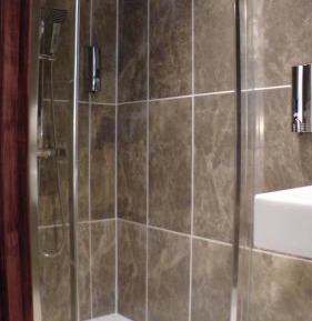 Deluxe Double Room with Shower - The Chaucer