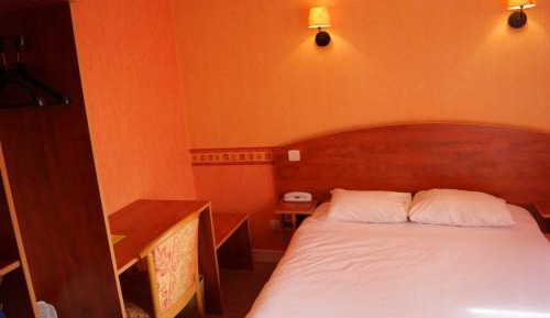 Double Room with Street View